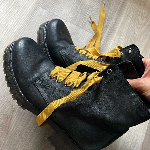 Barney’s Boot - Picture 6 of 6